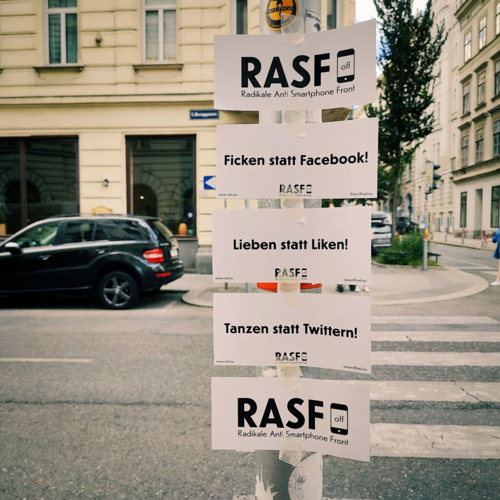 Radikale Anti Smartphone Front (RASF)